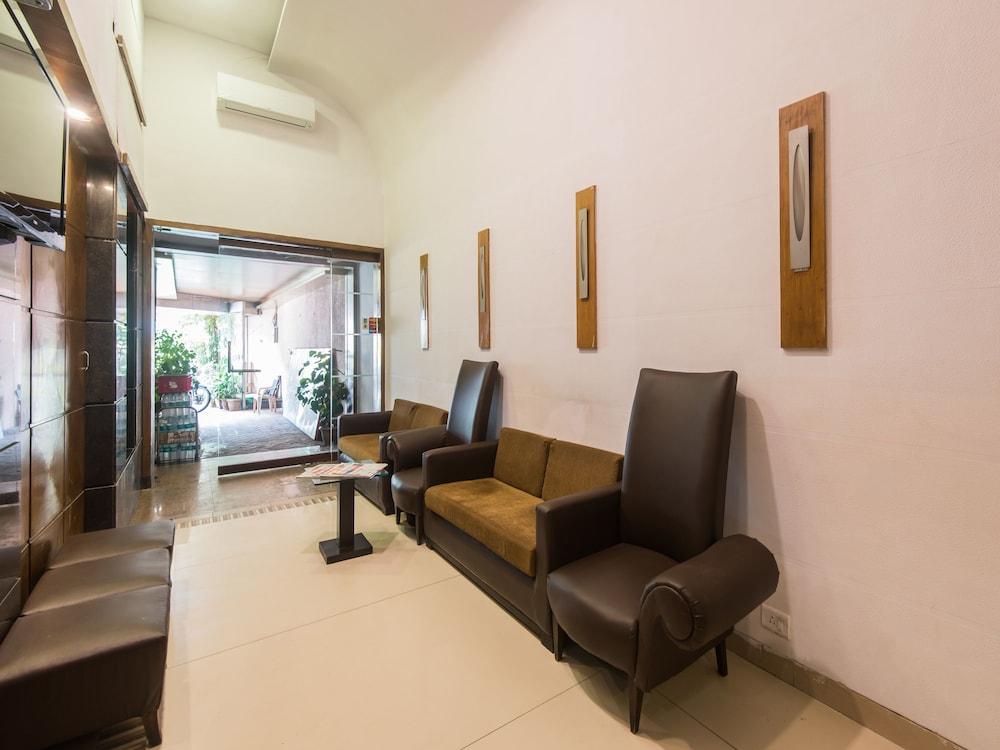 Hotel Bandra Residency Mumbai Exterior photo